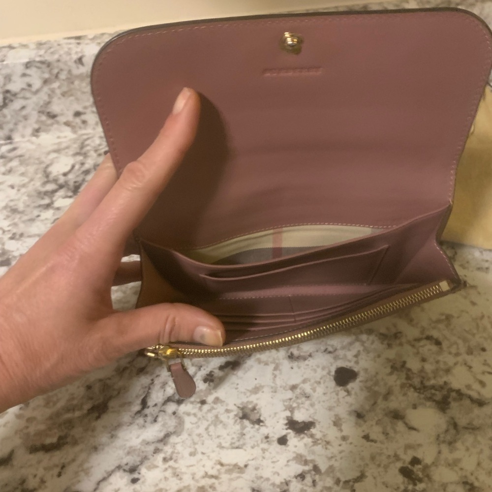Authentic Burberry Dusty Rose Kenton Wallet Set - Picture 4 of 16